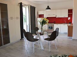 Holiday Apartment near Lake, Shared Swimming Pool