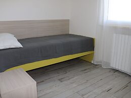 Holiday Apartment near Lake, Shared Swimming Pool