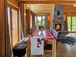 Modern Chalet with Hot Tub in Les Collons