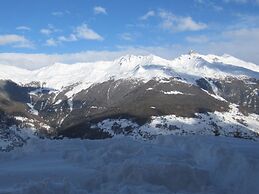 Modern Chalet with Hot Tub in Les Collons