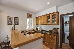 Belvilla by OYO Ta3rtolas