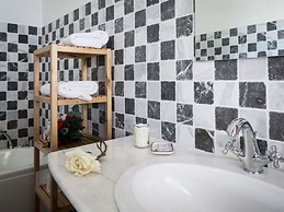 Pretty Apartment in Ascoli Piceno with Hot Tub