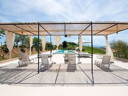 Pretty Apartment in Ascoli Piceno with Hot Tub