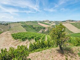 Pretty Apartment in Ascoli Piceno with Hot Tub