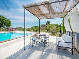 Pretty Apartment in Ascoli Piceno with Hot Tub