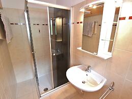 Luxury Chalet with Hot Tub in La Tzoumaz