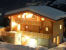 Luxury Chalet with Hot Tub in La Tzoumaz