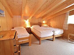 Luxury Chalet with Hot Tub in La Tzoumaz