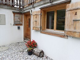 Luxury Chalet with Hot Tub in La Tzoumaz