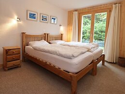 Luxury Chalet with Hot Tub in La Tzoumaz