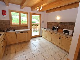 Luxury Chalet with Hot Tub in La Tzoumaz