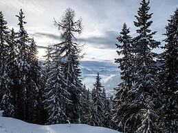 Luxury Chalet with Hot Tub in La Tzoumaz