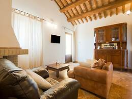 Scenic Apartment in Ascoli Piceno with Hot Tub