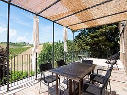 Scenic Apartment in Ascoli Piceno with Hot Tub