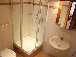 Spacious Apartment in Grobarl With Sauna