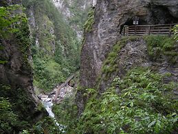 Spacious Apartment in Grobarl With Sauna