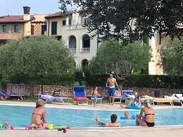 Nice Apartment on Ground Floor near Peschiera