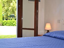 Nice Ground Floor Apartment Located near Peschiera