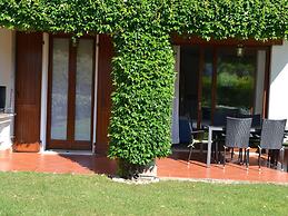 Nice Ground Floor Apartment Located near Peschiera