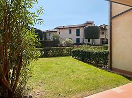Nice Ground Floor Apartment Located near Peschiera