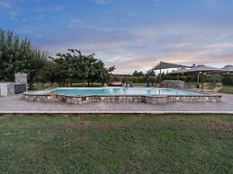 Farmhouse for 16 People in Lazio