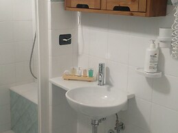 Farmhouse for 16 People in Lazio