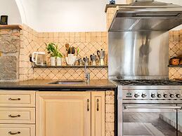 Farmhouse for 16 People in Lazio