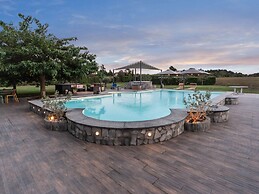 Farmhouse for 16 People in Lazio