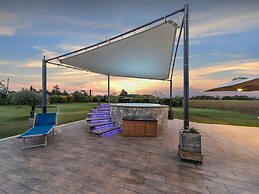 Farmhouse for 16 People in Lazio