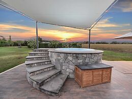 Farmhouse for 16 People in Lazio