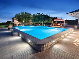 Farmhouse for 16 People in Lazio