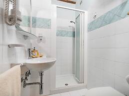 Farmhouse for 16 People in Lazio