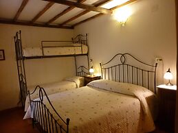 Farmhouse for 16 People in Lazio