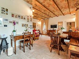 Farmhouse for 16 People in Lazio