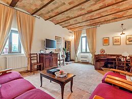 Farmhouse for 16 People in Lazio