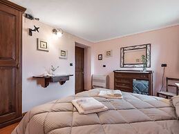 Farmhouse for 16 People in Lazio