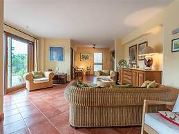 Marvellous Holiday Home near Palermo with Pool & Garden