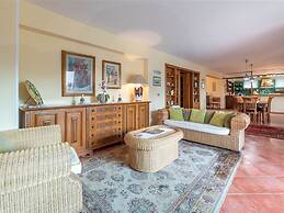 Marvellous Holiday Home near Palermo with Pool & Garden