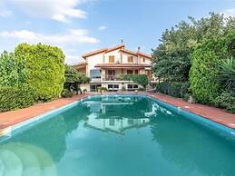 Marvellous Holiday Home near Palermo with Pool & Garden