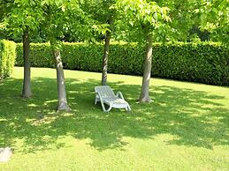 Vibrant Holiday Home in Lazise with Swimming Pool near 2 Lakes