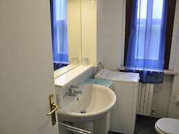 Vibrant Holiday Home in Lazise with Swimming Pool near 2 Lakes