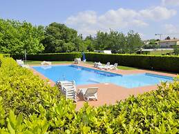 Vibrant Holiday Home in Lazise with Swimming Pool near 2 Lakes