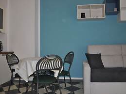 Vibrant Holiday Home in Lazise with Swimming Pool near 2 Lakes