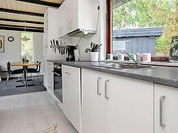 6 Person Holiday Home in Vaeggerlose