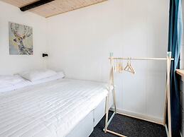 6 Person Holiday Home in Vaeggerlose