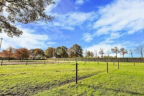 Fantastic Modern Vacation Home With Views