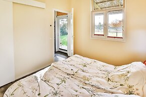 Fantastic Modern Vacation Home With Views