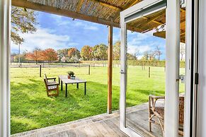 Fantastic Modern Vacation Home With Views