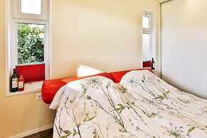 Fantastic Modern Vacation Home With Views