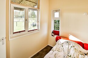 Fantastic Modern Vacation Home With Views